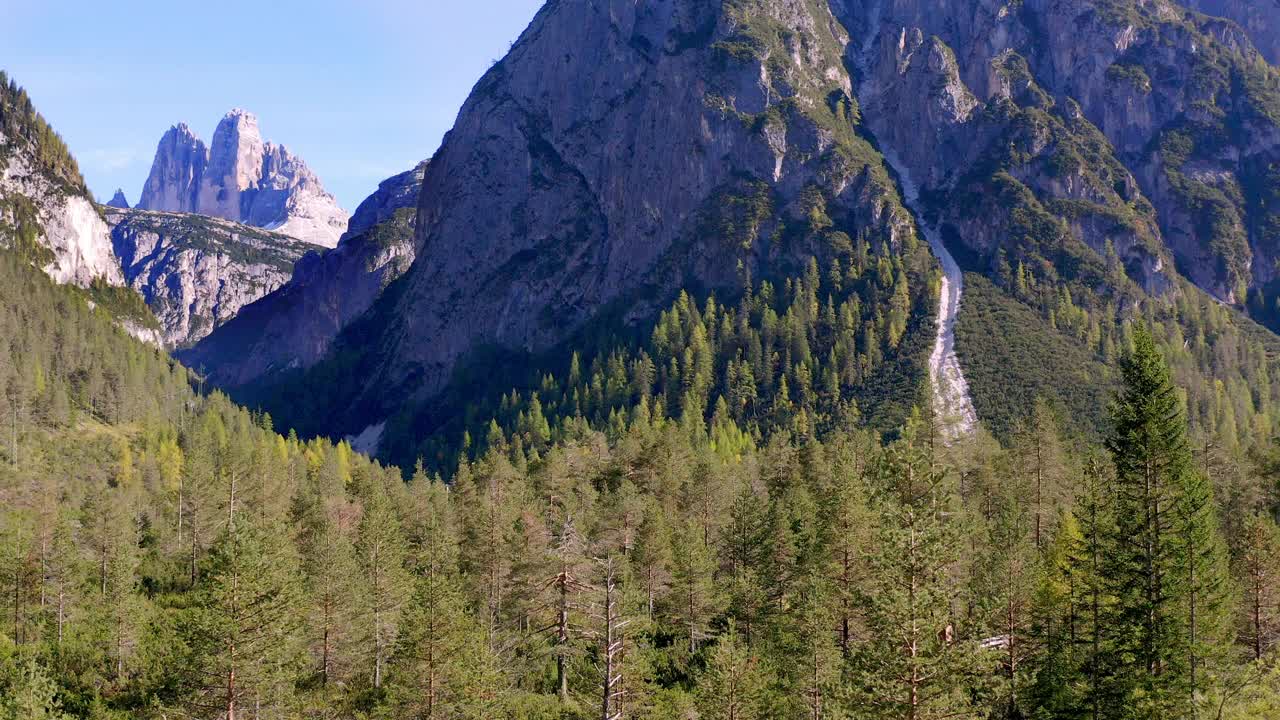 来自西北的六分之一白云石中的德雷津宁山视频素材