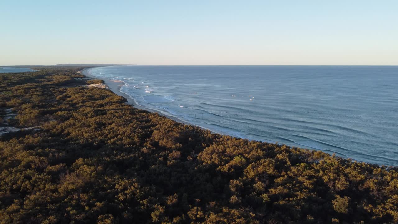 南斯特布鲁克岛和太平洋的冲浪海滩视频素材