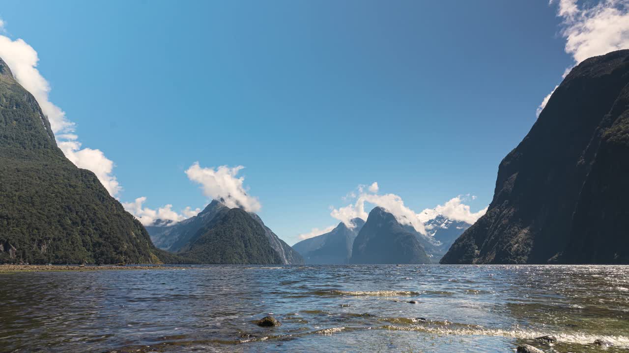 米尔福德湾的峡湾风景视频素材