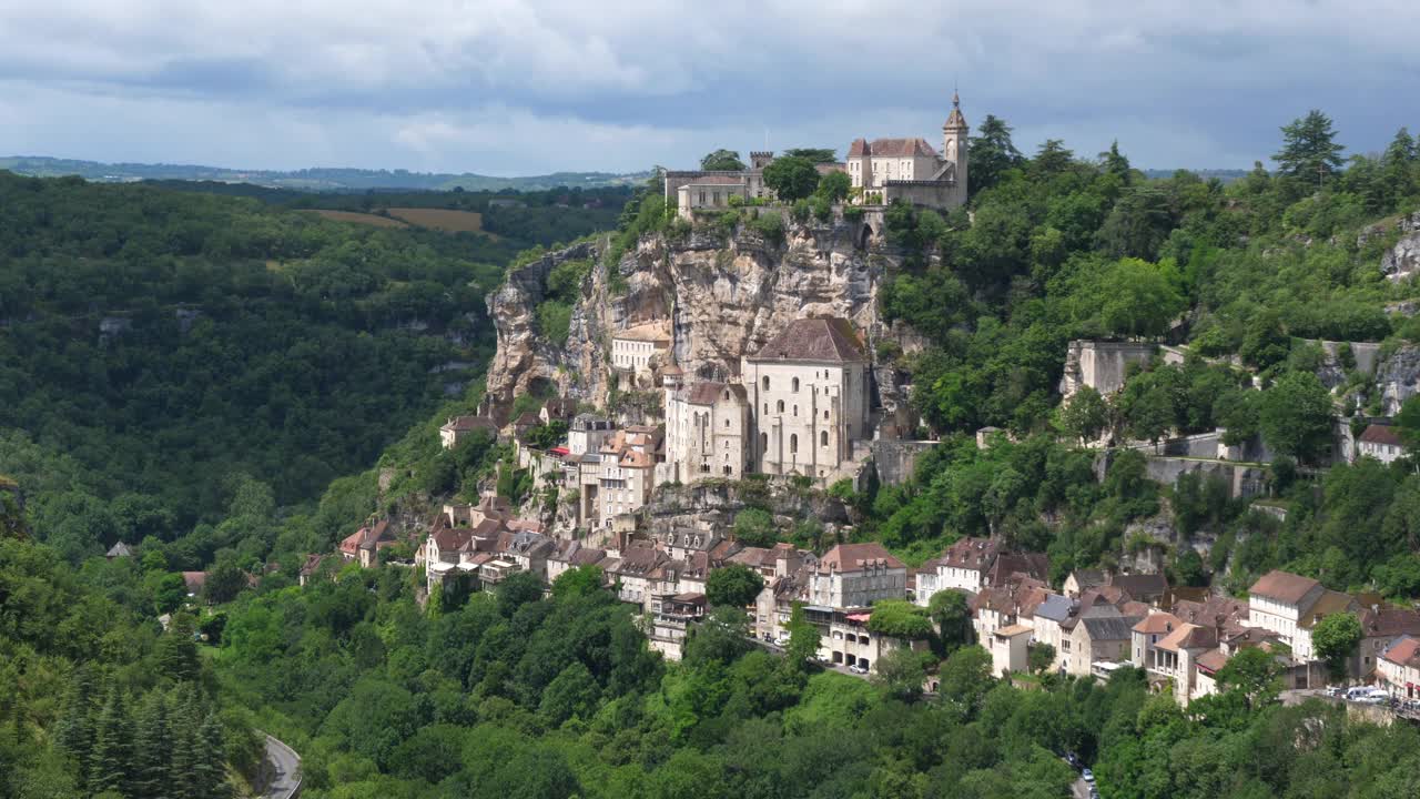 中世纪城市Rocamadour, Lot department，欧西塔尼，法国视频素材