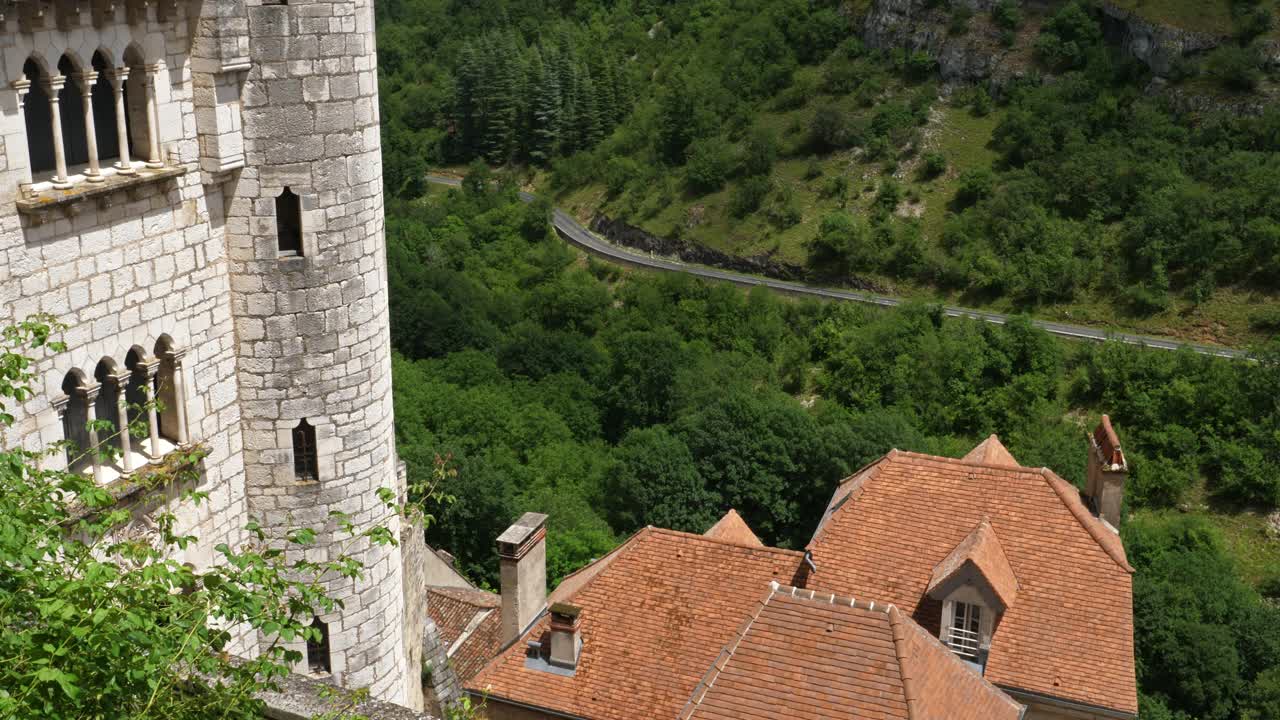 中世纪城市Rocamadour, Lot department，欧西塔尼，法国视频素材