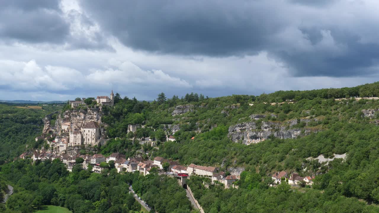 中世纪城市Rocamadour, Lot department，欧西塔尼，法国视频素材