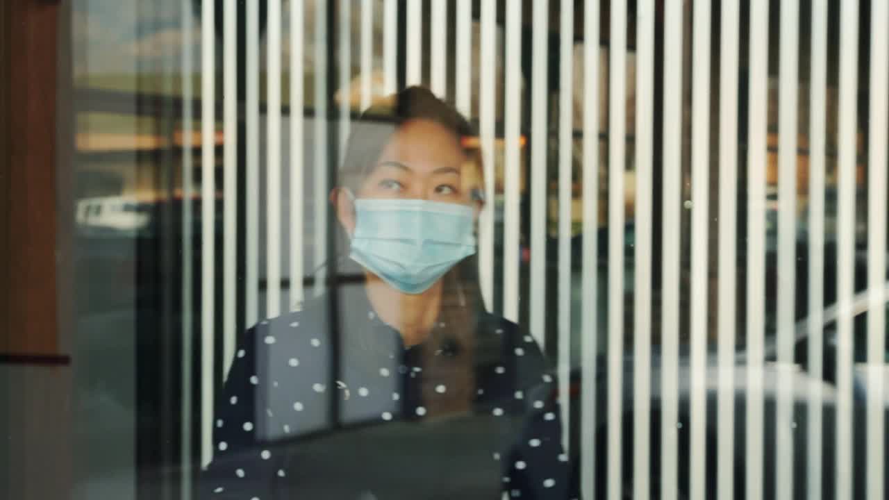 企业主与疫苗授权签署视频素材画面1