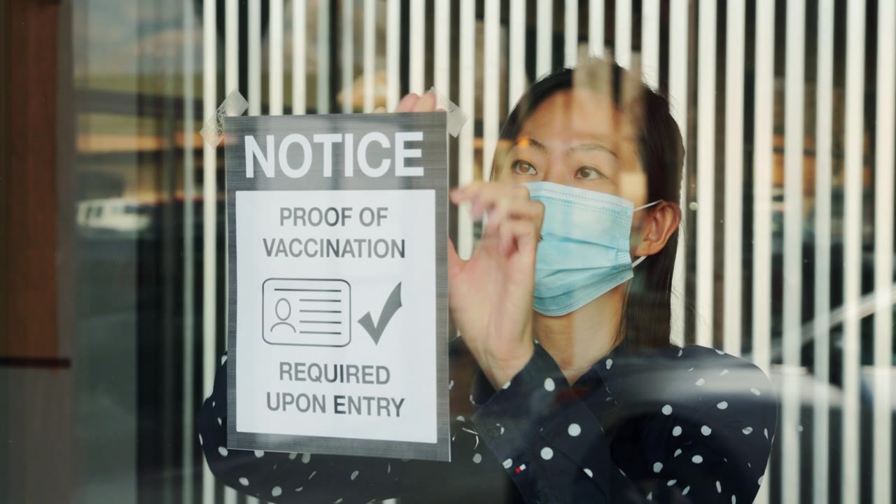 企业主与疫苗授权签署视频素材画面3