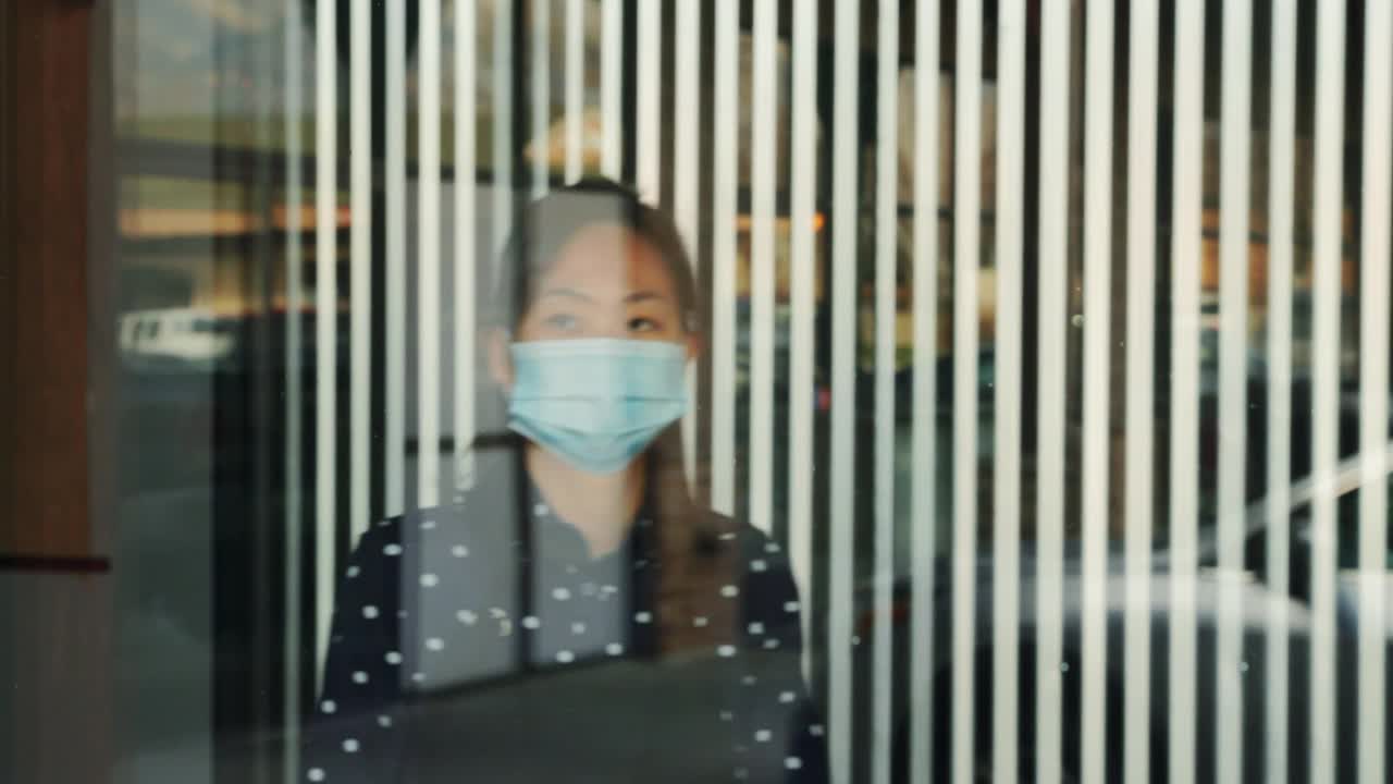 企业主与疫苗授权签署视频素材画面1