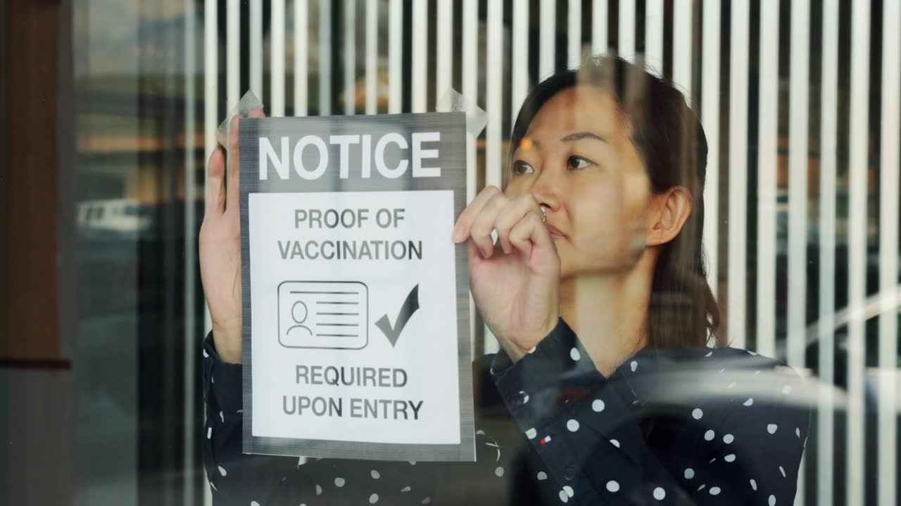 企业主与疫苗授权签署视频素材画面2