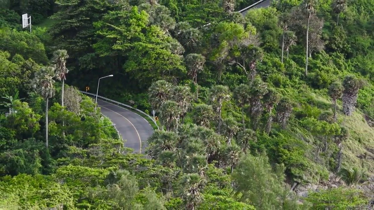 空旷的山路视频素材