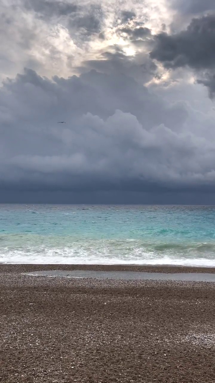 狂风暴雨的一天视频素材