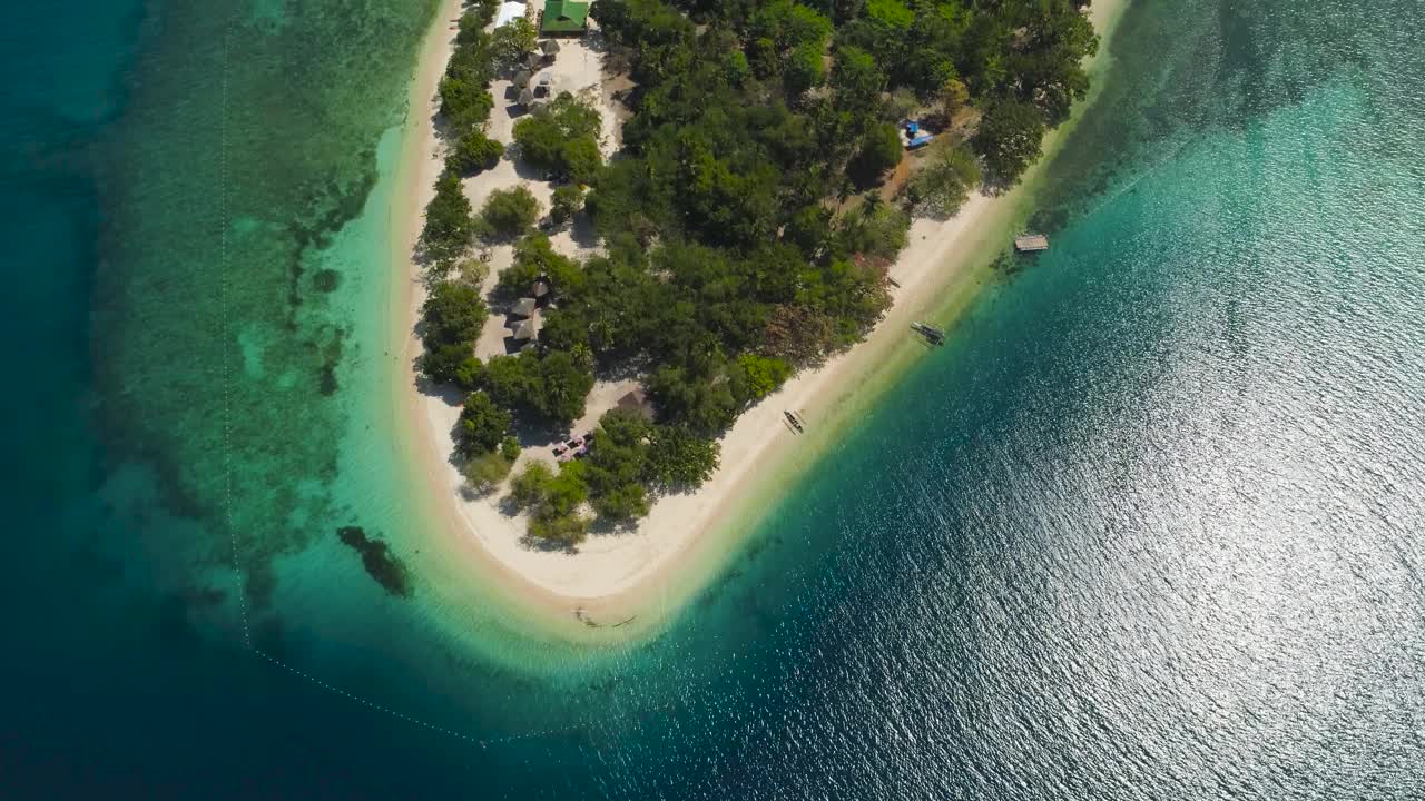 海景，美丽的海滩和热带岛屿视频素材