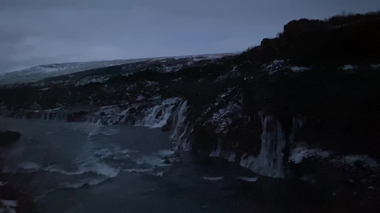 黄昏时分的风景瀑布视频下载