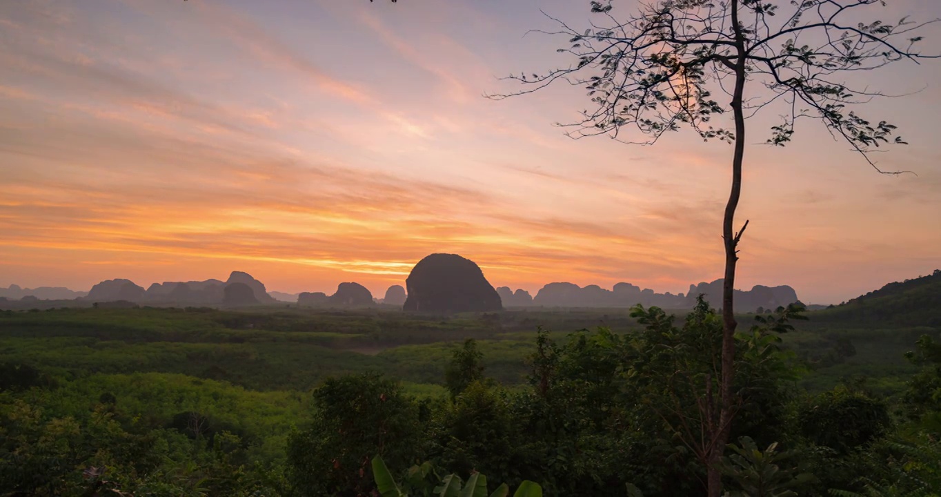 时间推移日出doi din dang Nong Thale, Mueang甲米区，甲米，夏季农业视频素材