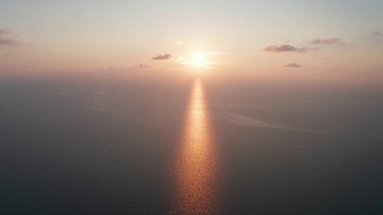 海上的空中日落视频素材