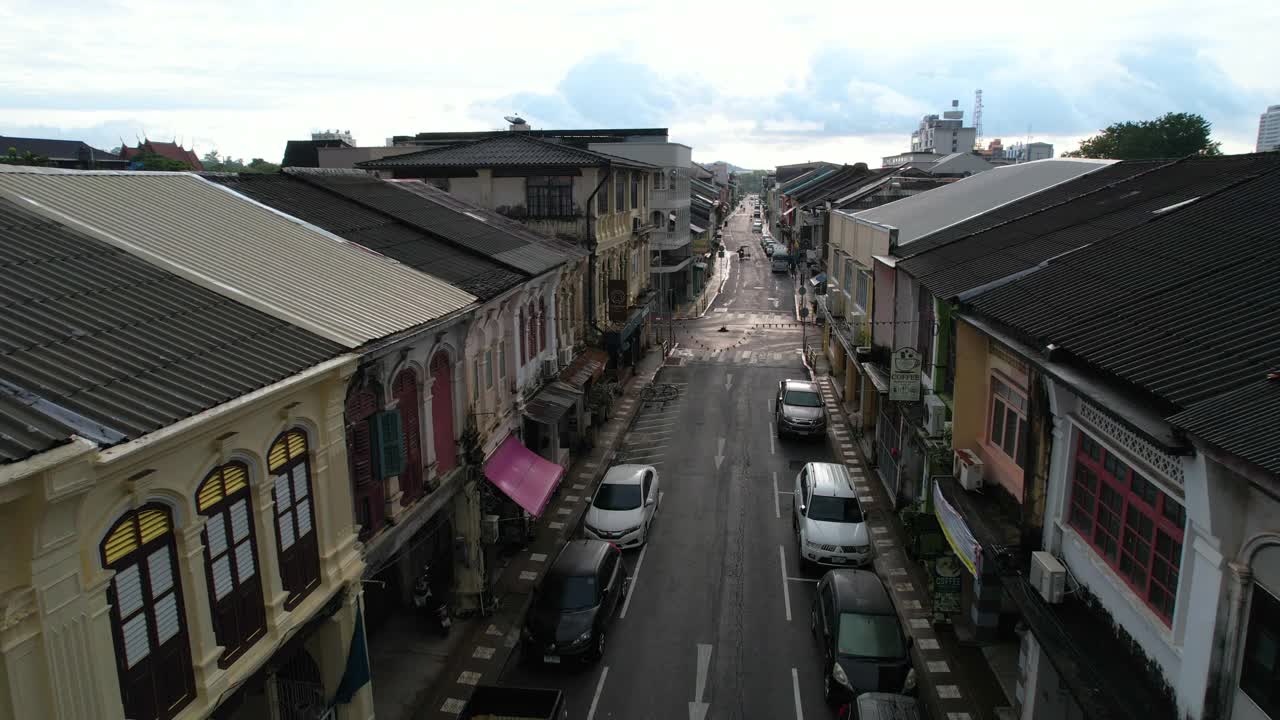 泰国南部普吉岛，普吉岛旧城的无人机照片视频素材