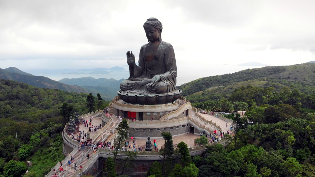 中国香港大屿山天坛大佛鸟瞰图视频素材