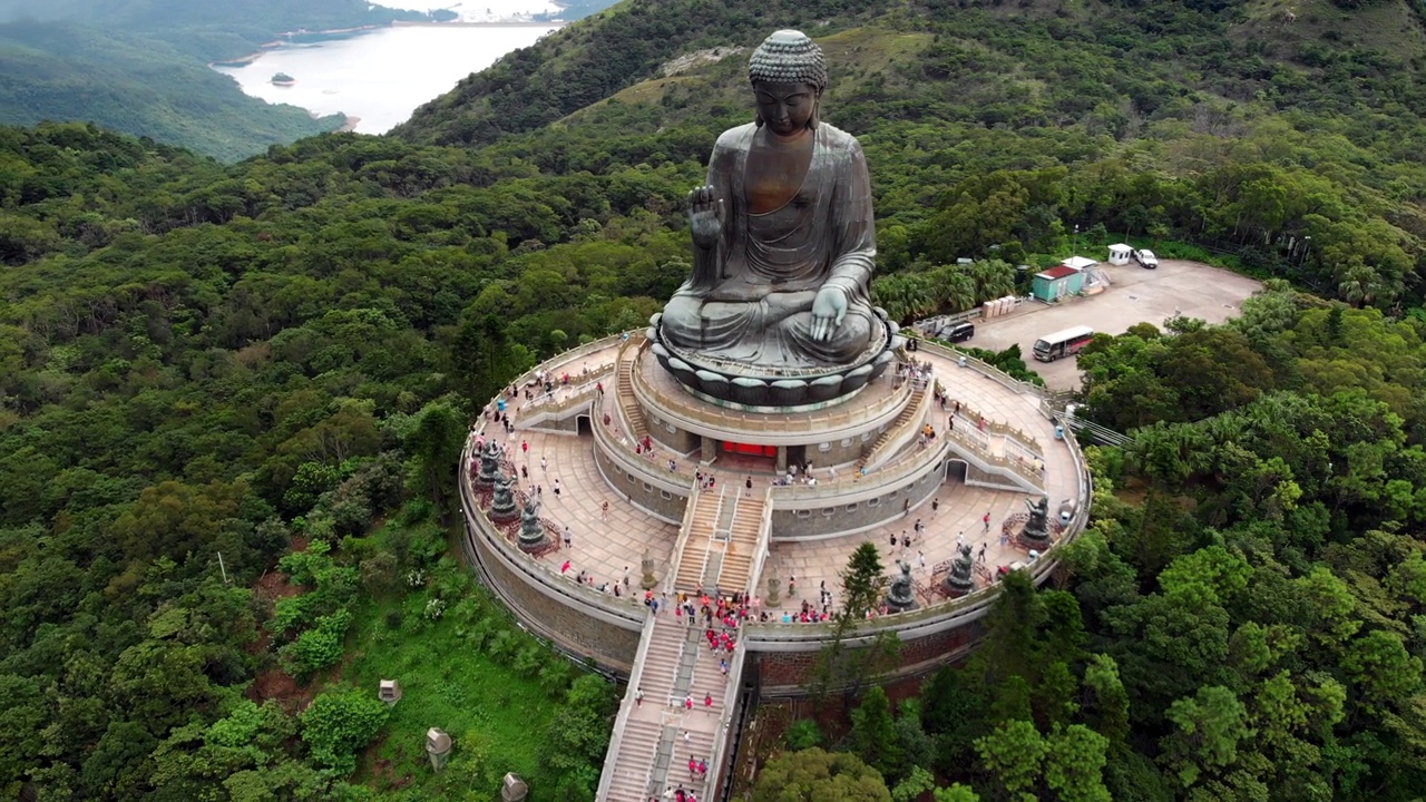 中国香港，大屿山天坛大佛鸟瞰图视频素材