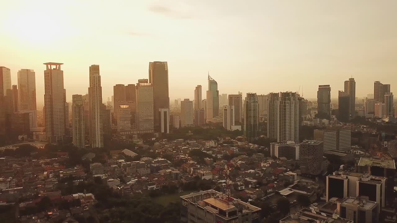 雅加达市区的空中全景视频素材