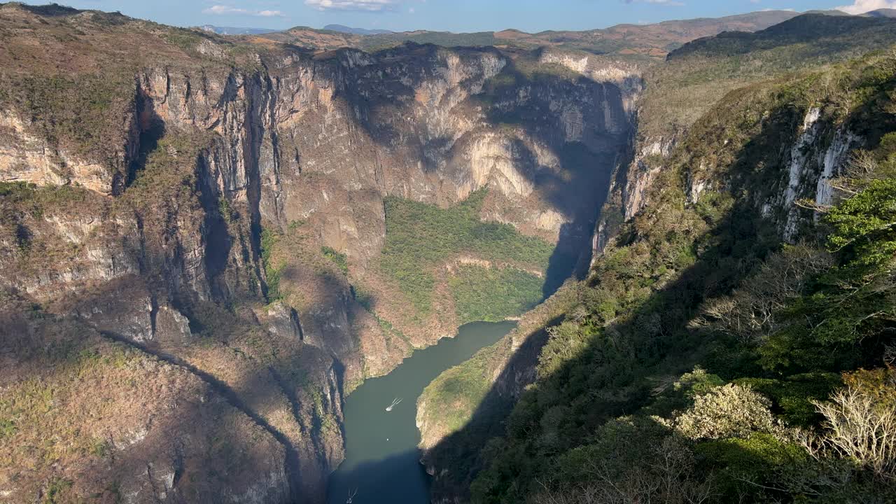 Chiapas的Sumidero峡谷航拍视频素材