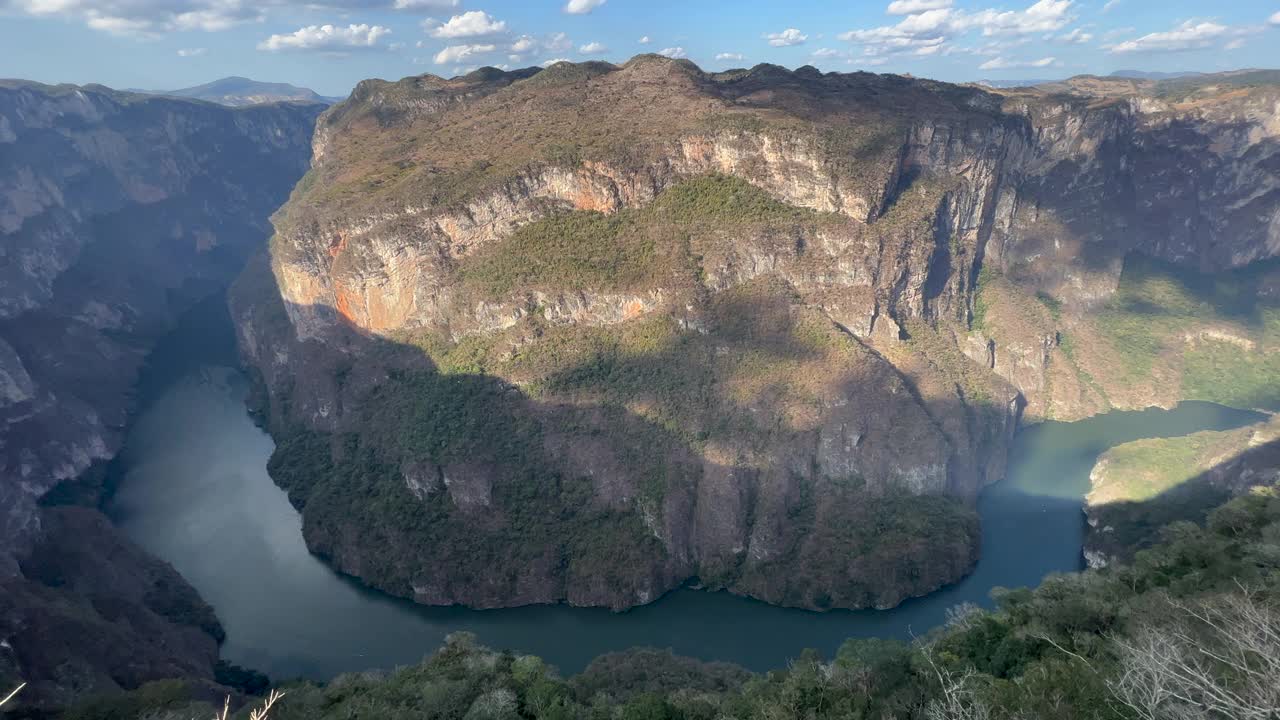 Chiapas的Sumidero峡谷航拍视频素材