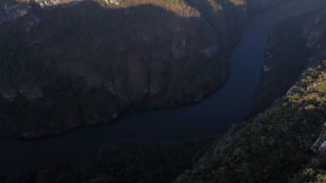 Chiapas的Sumidero峡谷航拍视频素材