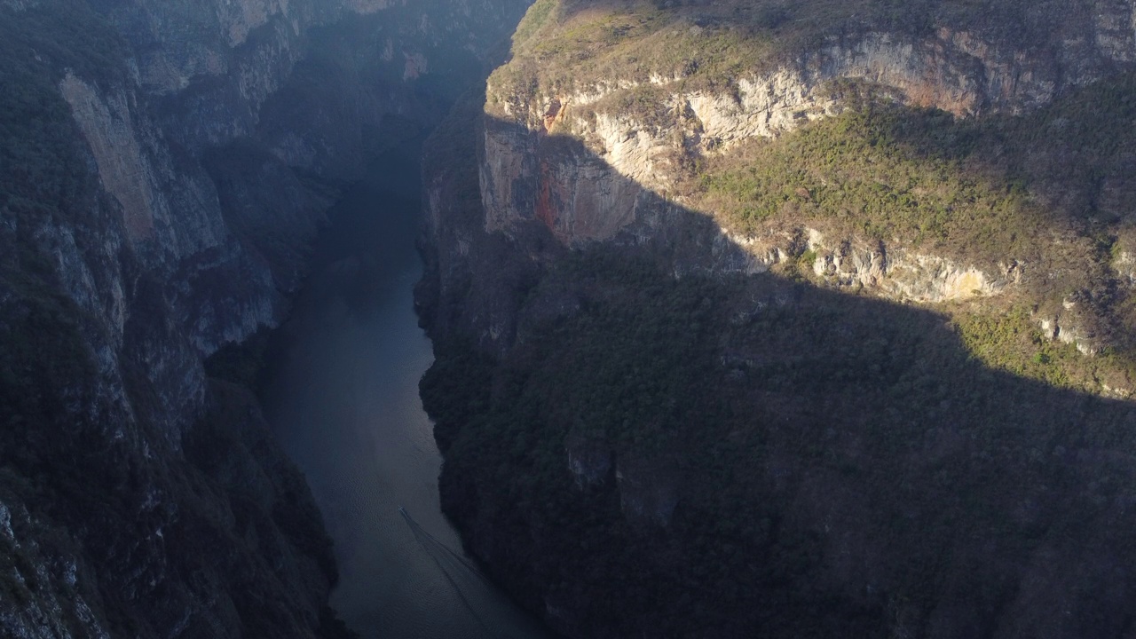 Chiapas的Sumidero峡谷航拍视频素材