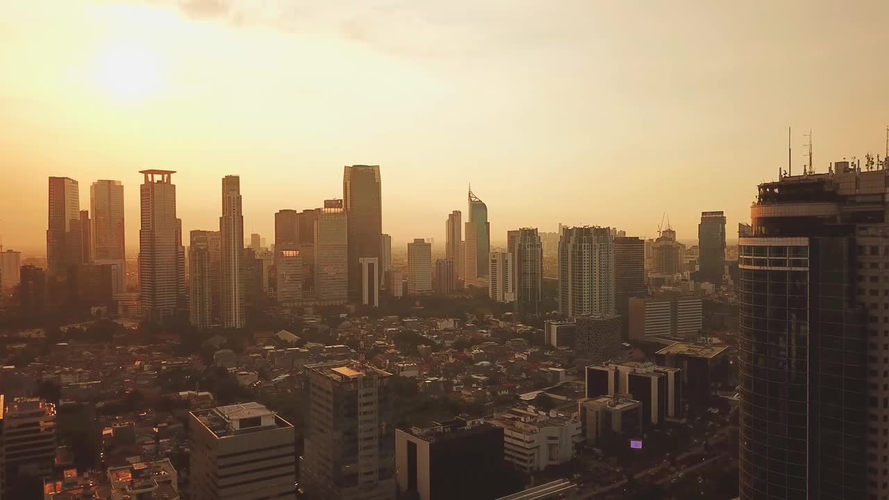 雅加达市区的空中全景视频素材