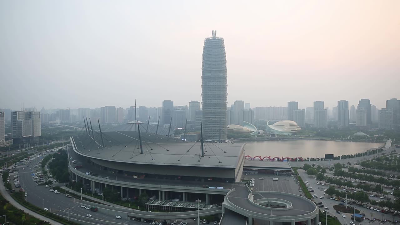 城市的新地标视频素材画面1