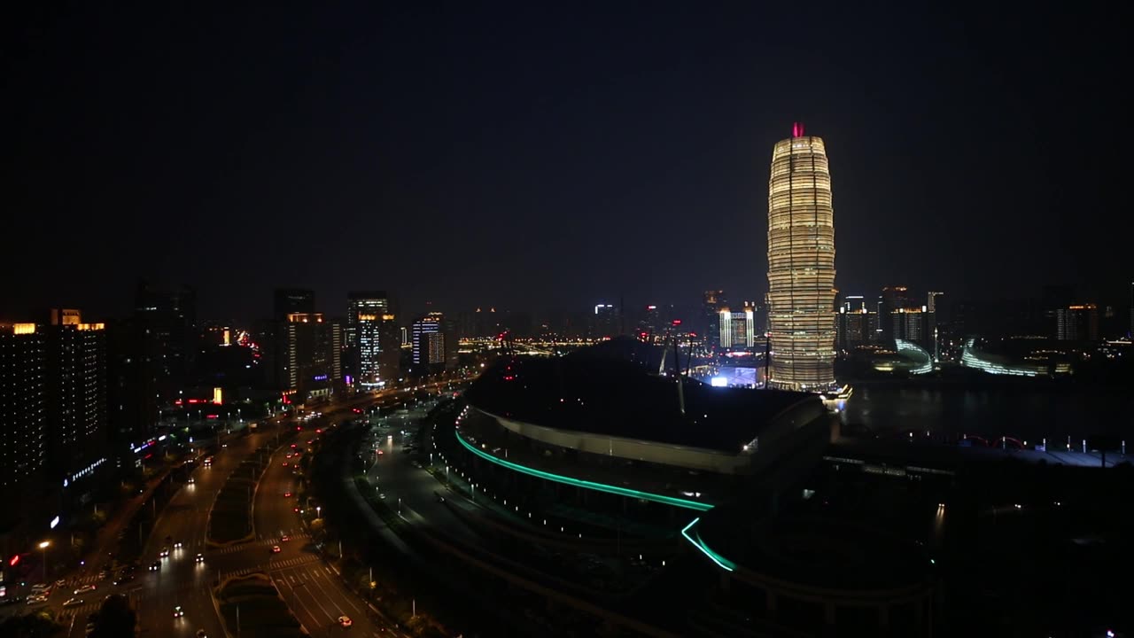 城市的新地标视频素材画面1