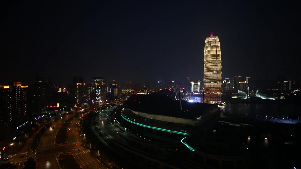 城市的新地标视频素材画面2