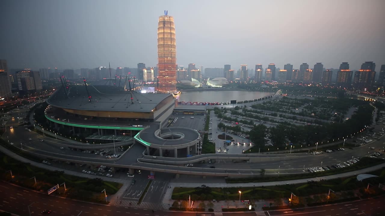 城市的新地标视频素材画面1