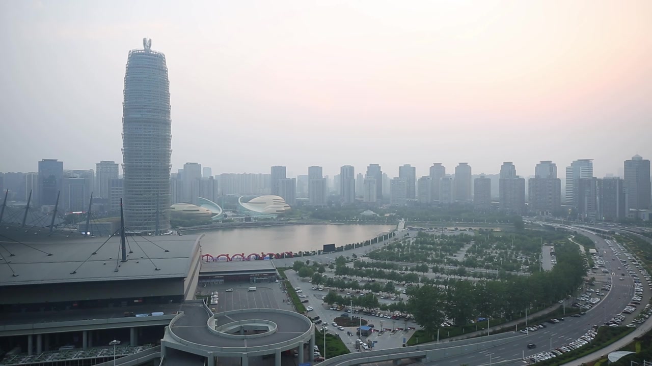 城市的新地标视频素材画面2