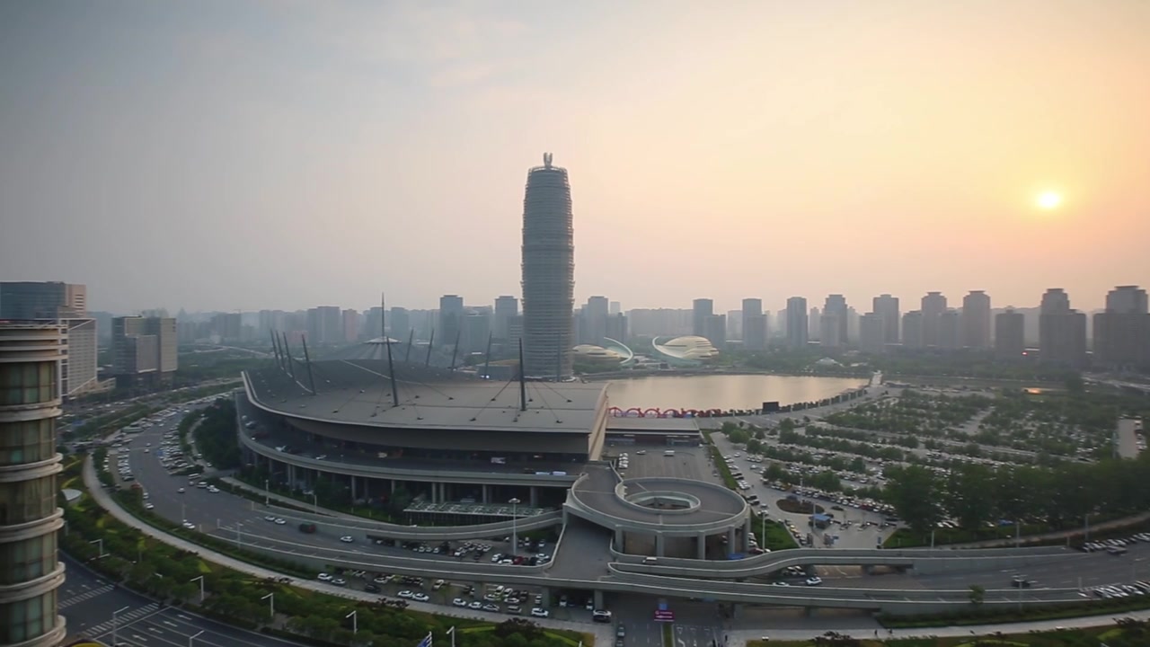 城市的新地标视频素材画面2