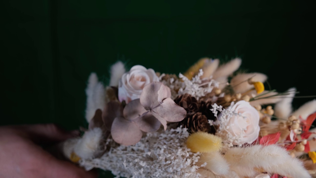 花束和泡沫视频素材画面4