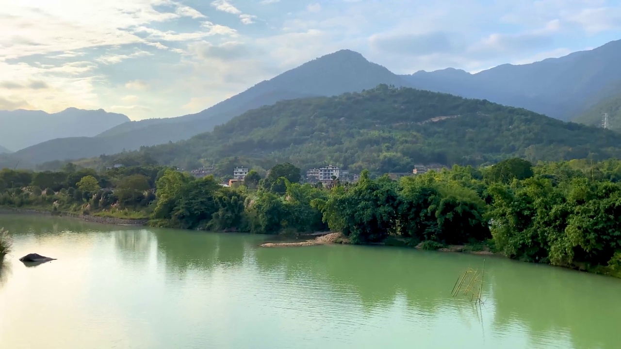 日落时美丽的山川视频素材