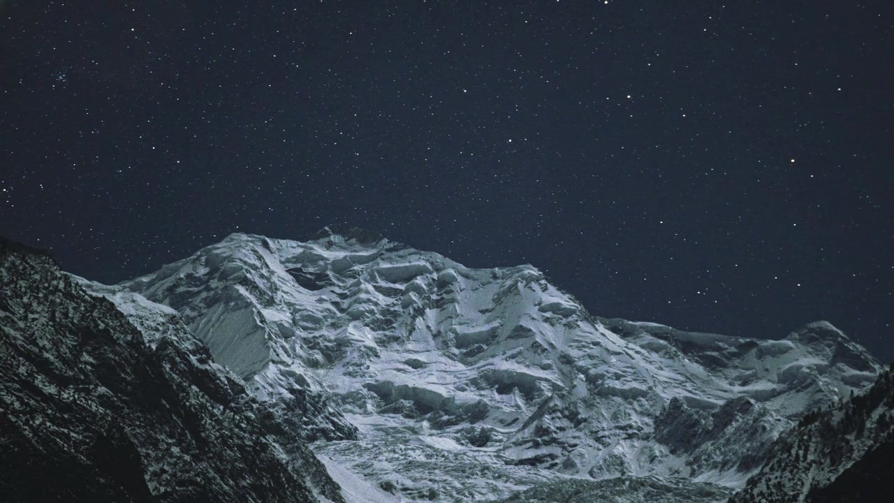 恒星星系在Rakaposhi山移动的时间间隔视频素材画面4