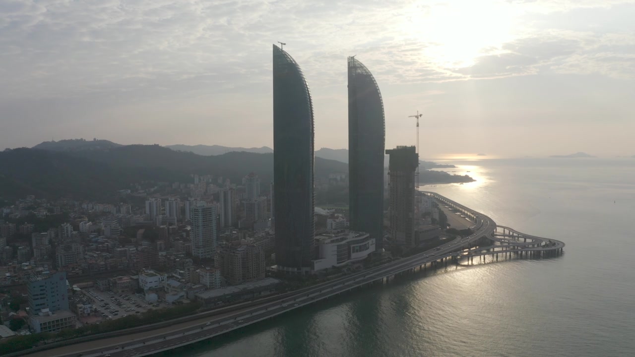 现代沿海城市航拍视频素材画面2