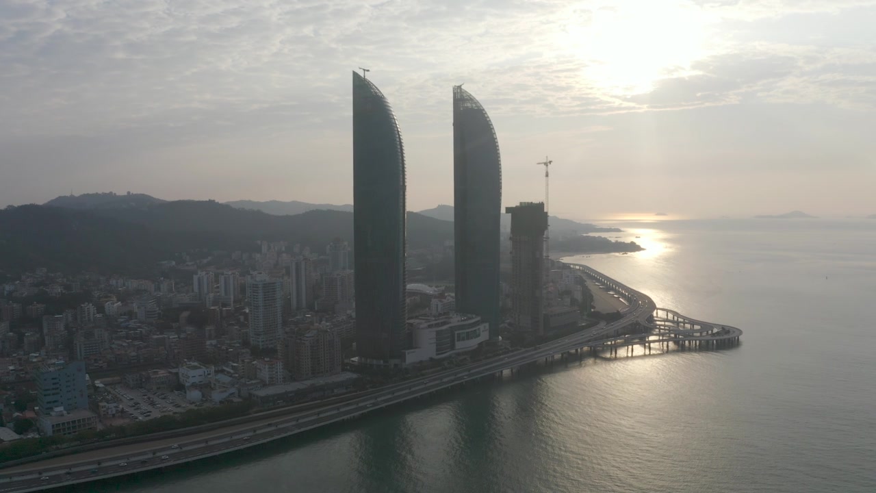 现代沿海城市航拍视频素材画面4