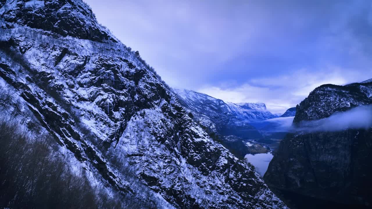 峡湾和山脉的冬季视频素材