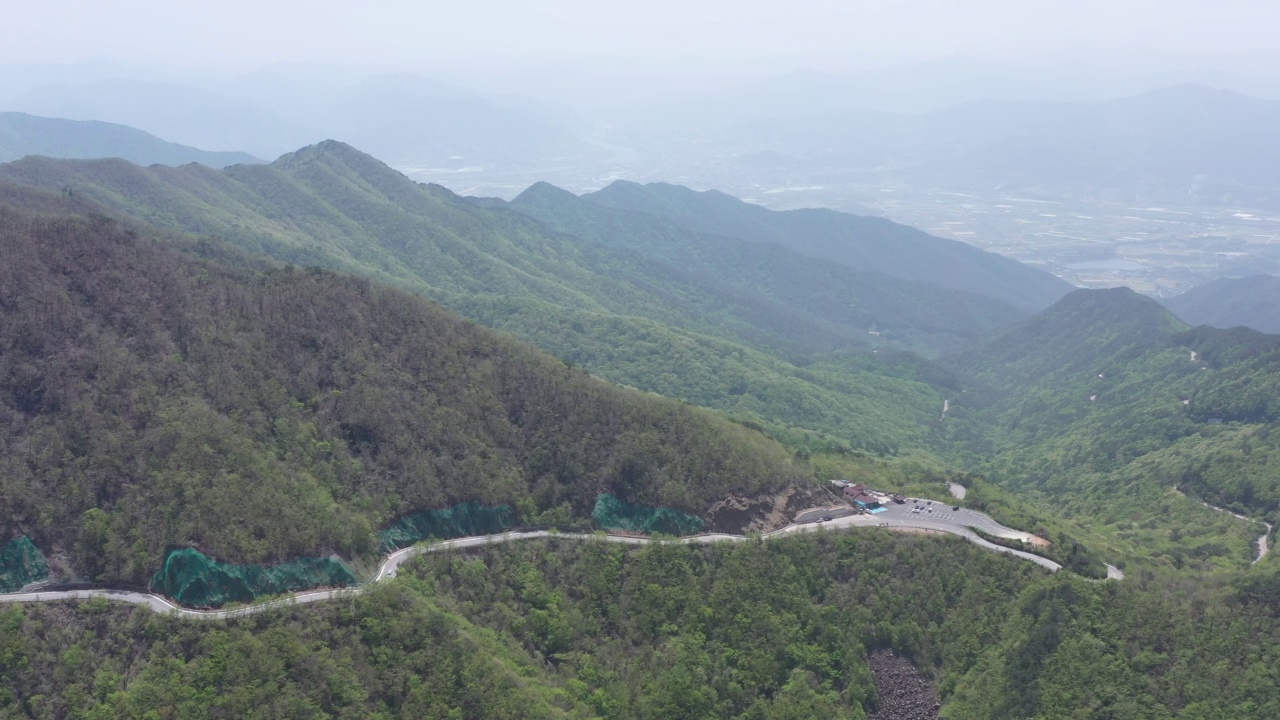 智日山和公路/求礼郡，全南道，韩国视频素材