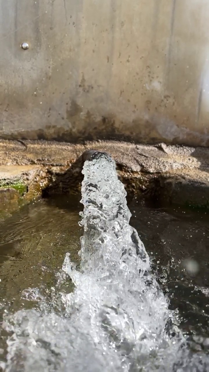 天然泉水视频素材