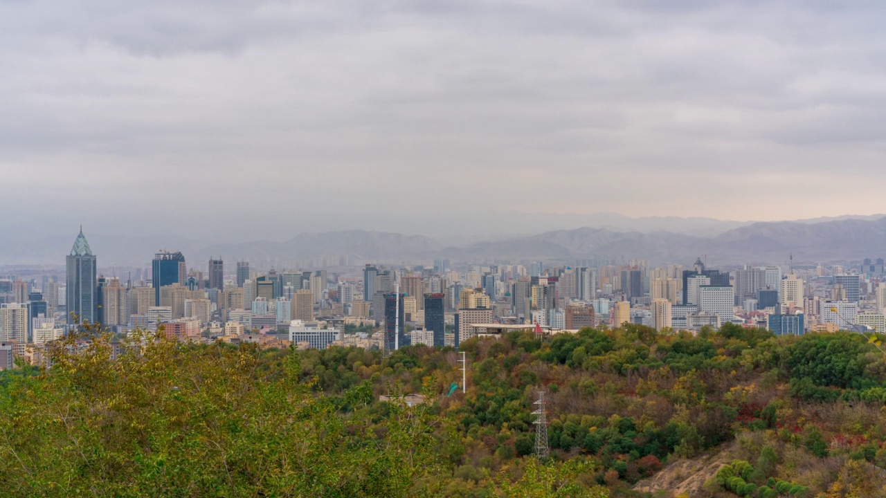 新疆乌鲁木齐的风景仿佛在流逝视频素材