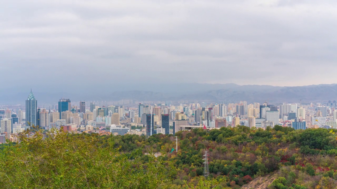 新疆乌鲁木齐的风景仿佛在流逝视频素材