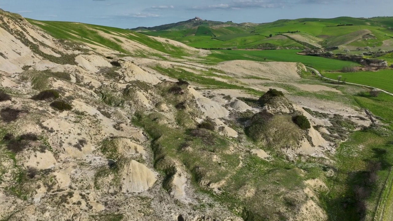 意大利，巴西利卡塔的卡兰基景观视频素材