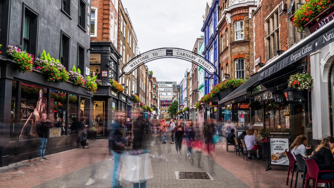 英国伦敦卡纳比街——时间流逝视频素材画面1