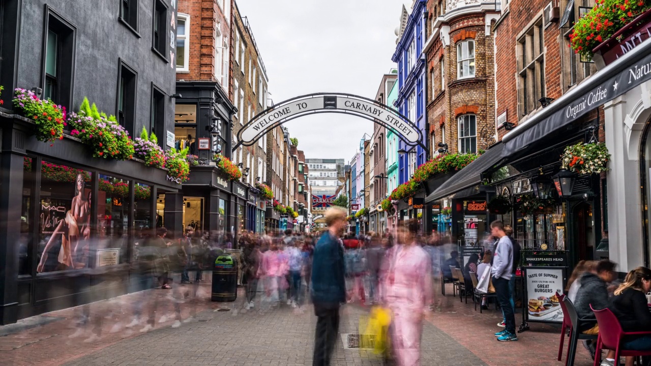 英国伦敦卡纳比街——时间流逝视频素材画面2