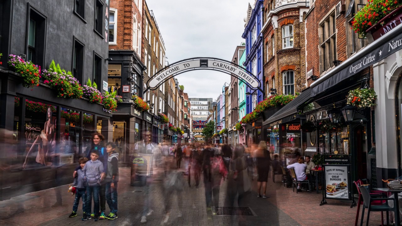 英国伦敦卡纳比街——时间流逝视频素材画面4
