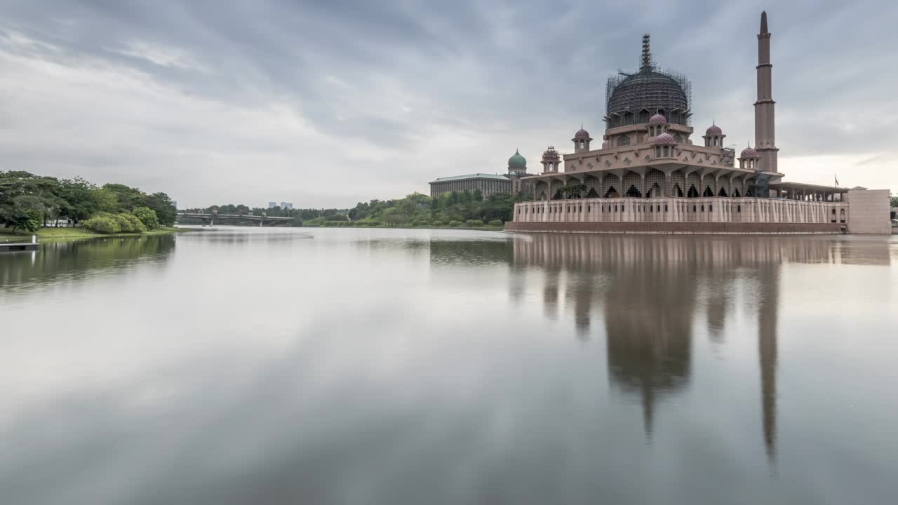 Mosque时间飞逝的儿子视频素材