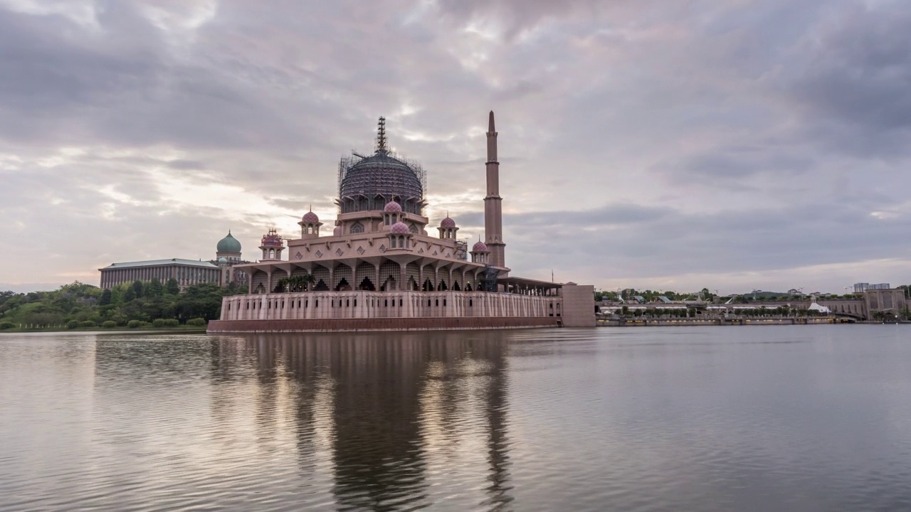 Mosque时间飞逝的儿子视频素材