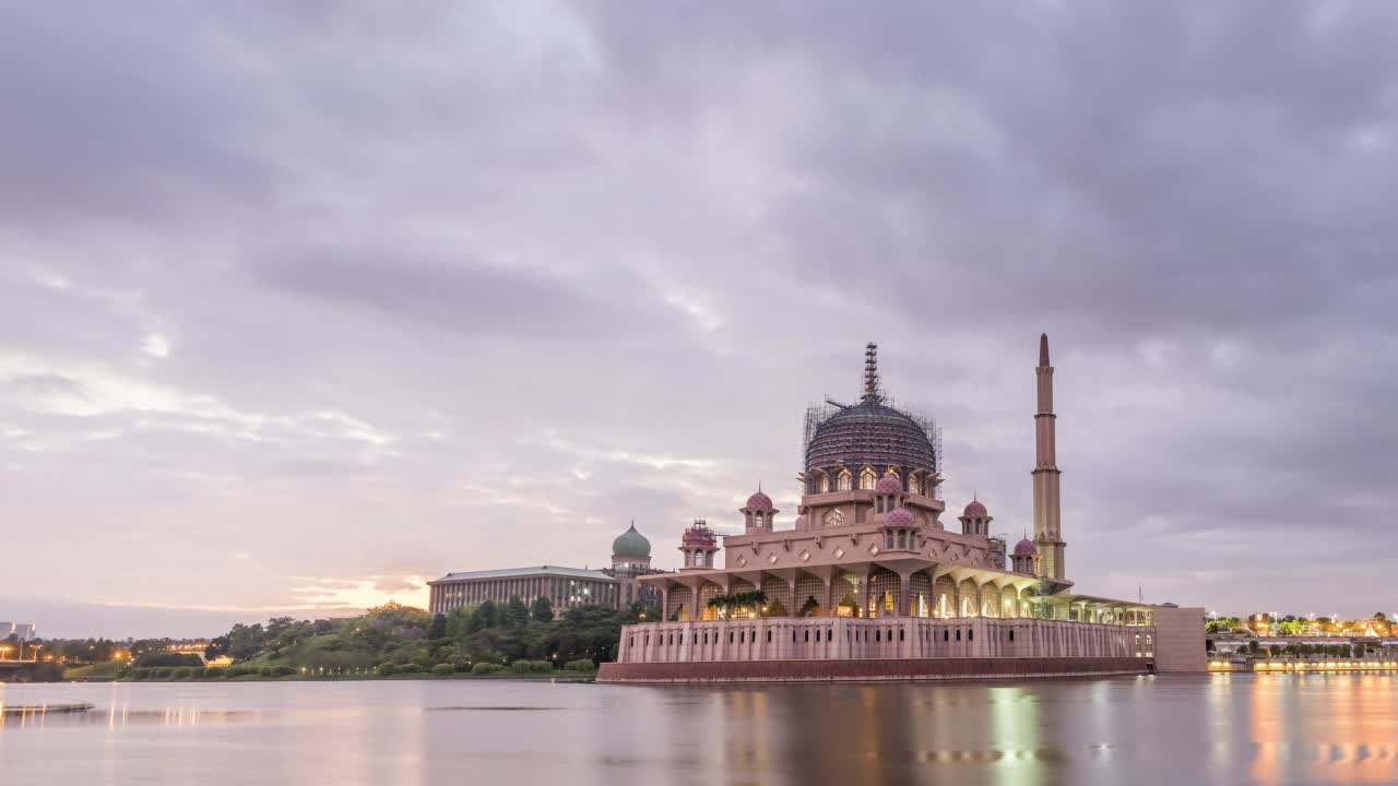 Mosque时间飞逝的儿子视频素材