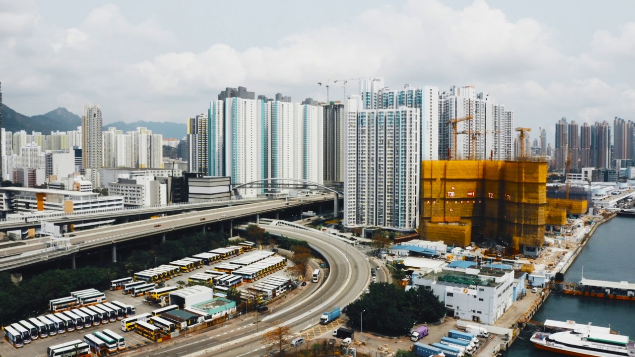 香港的工业建筑起重机及建筑工程视频素材