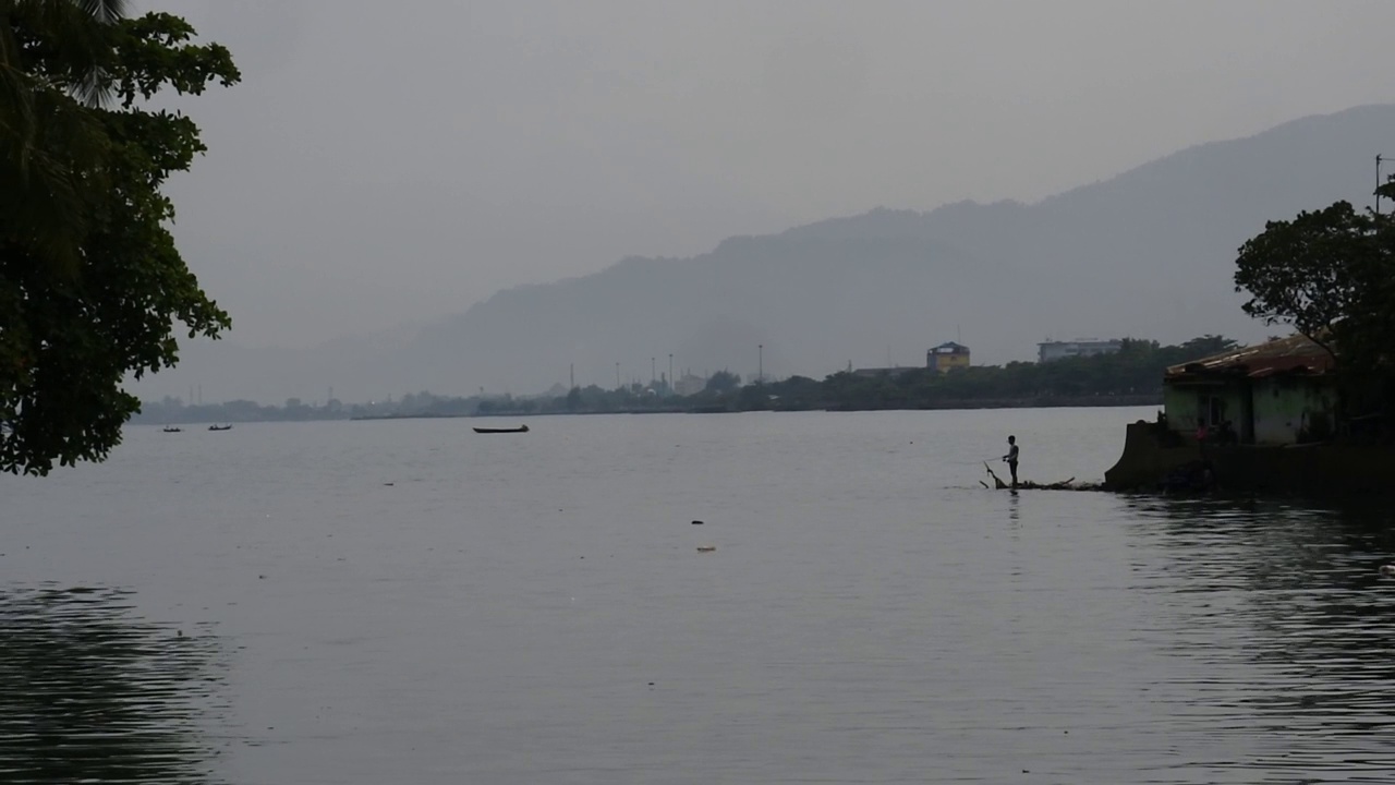 海浪和水的视频涟漪在大海。抽象的画面。高清视频视频素材